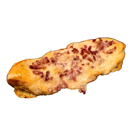 Käselaugenstange mit Speck und knusprigem Käsebelag.