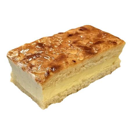 Bienenstich-Schnitte mit karamellisierten Mandeln und Sahnefüllung.